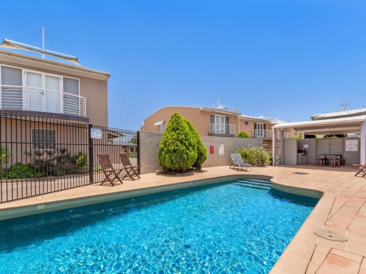 Holiday home Sandcastles 7 8 Ala Moana Way Fingal Bay